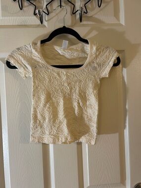 Women's Lace-Pattern Short Sleeve Scoop Neck Top - White